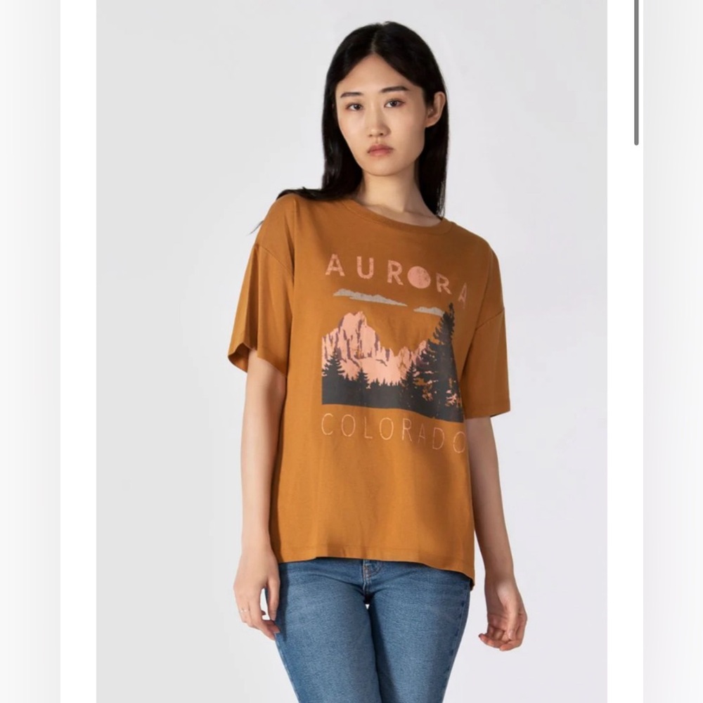 Dex Rust Graphic 'Aurora Colorado' Short Sleeve Tee